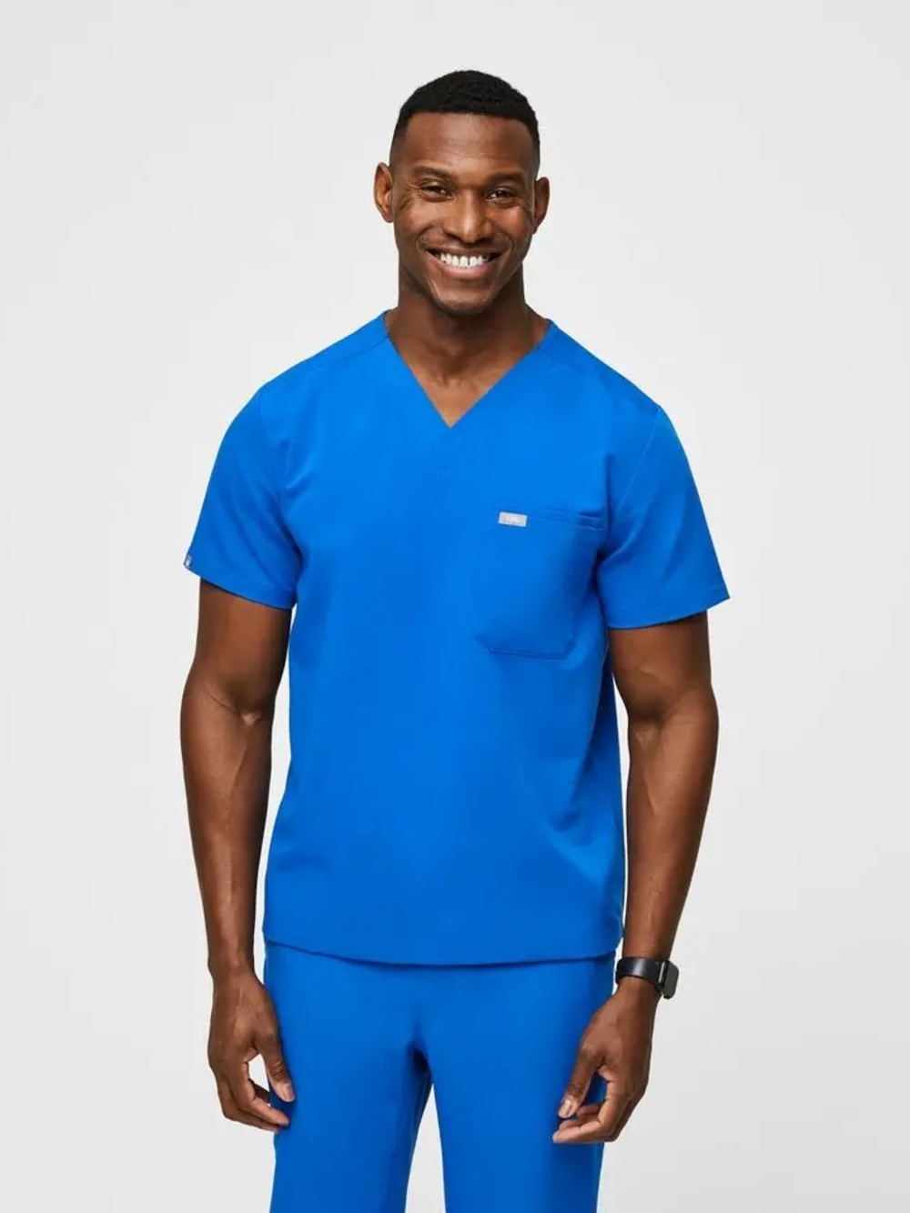 FIGS Leon Three-Pocket Scrub Top
SIZE L